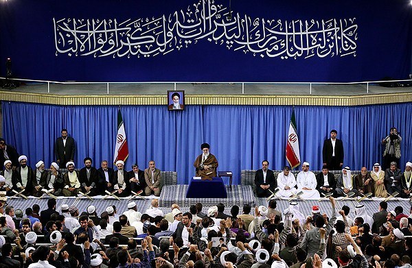 دیدار شرکت‌کننده گان مسابقات قرآن با رهبر انقلاب