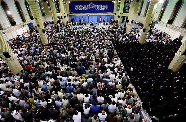 دیدار شرکت‌کننده گان مسابقات قرآن با رهبر انقلاب