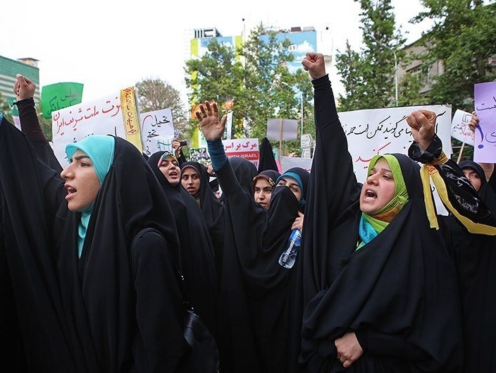تجمع دانشجویان در میدان فلسطین