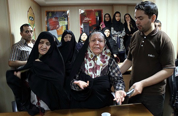 دستگیری باند سرقت طلا از زنان سالمند