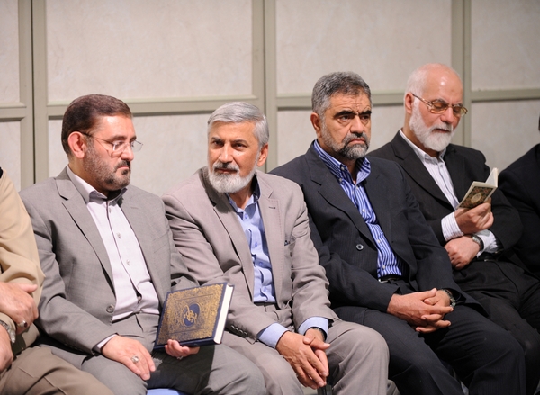حاشیه های دیدار مسئولان با رهبرانقلاب