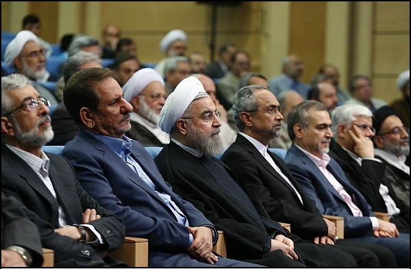 ضیافت افطار رئیس‌جمهور با فعالان احزاب اصولگرا و اصلاح‌طلب