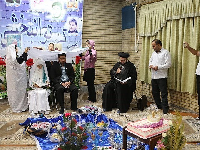 عقد زوج جوان در آسایشگاه جانبازان