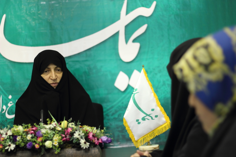 لاله افتخاری در حاشیه بازدید از سایت «نماینده»