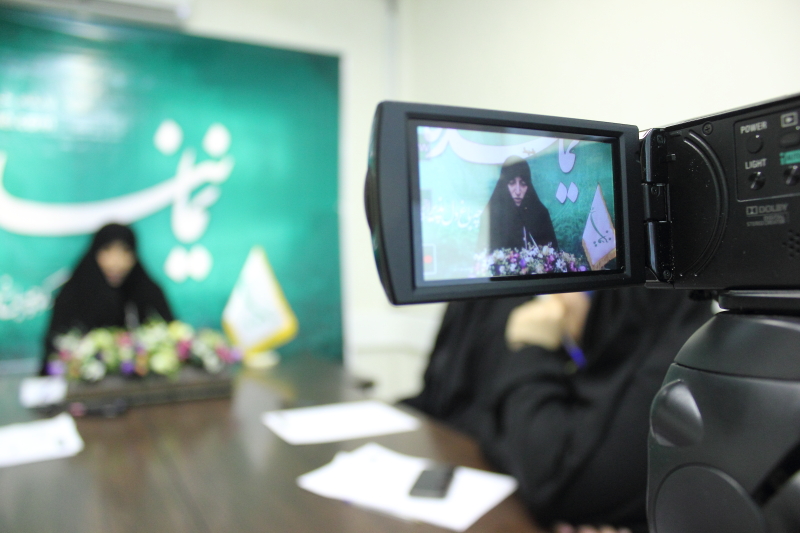لاله افتخاری در حاشیه بازدید از سایت «نماینده»