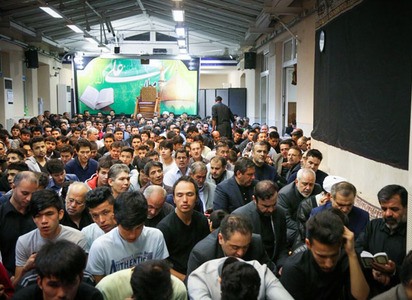 تیم مذاکره کننده در مراسم شب قدر