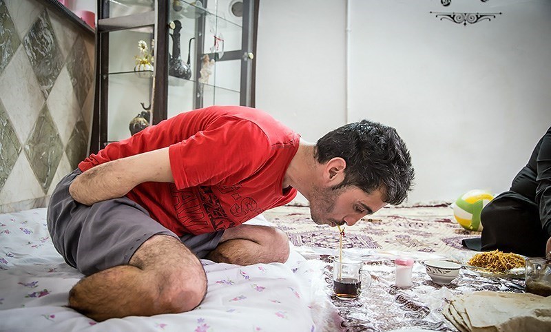 بابا دست و پا ندارد