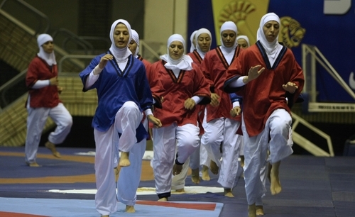 کشتی گیران زن ایرانی