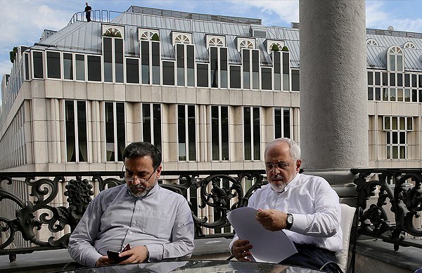 اتاق ظریف در هتل کوبورگ
