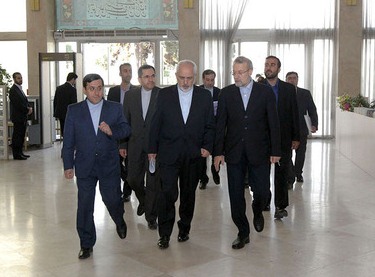 استقبال لاریجانی از ظریف