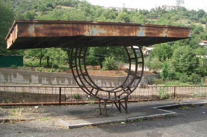 عجیب ترین ایستگاه های اتوبوس