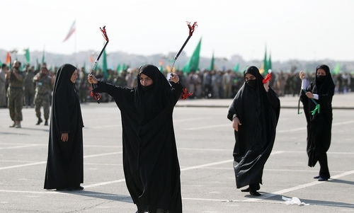 زنان نانچیکو کار در مانور سپاه تهران