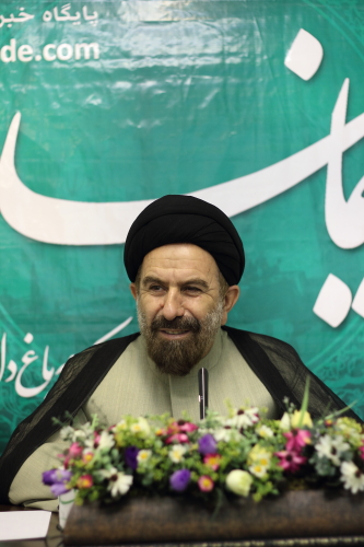 حجت الاسلام بزرگواری در حاشیه بازدید از سایت «نماینده»