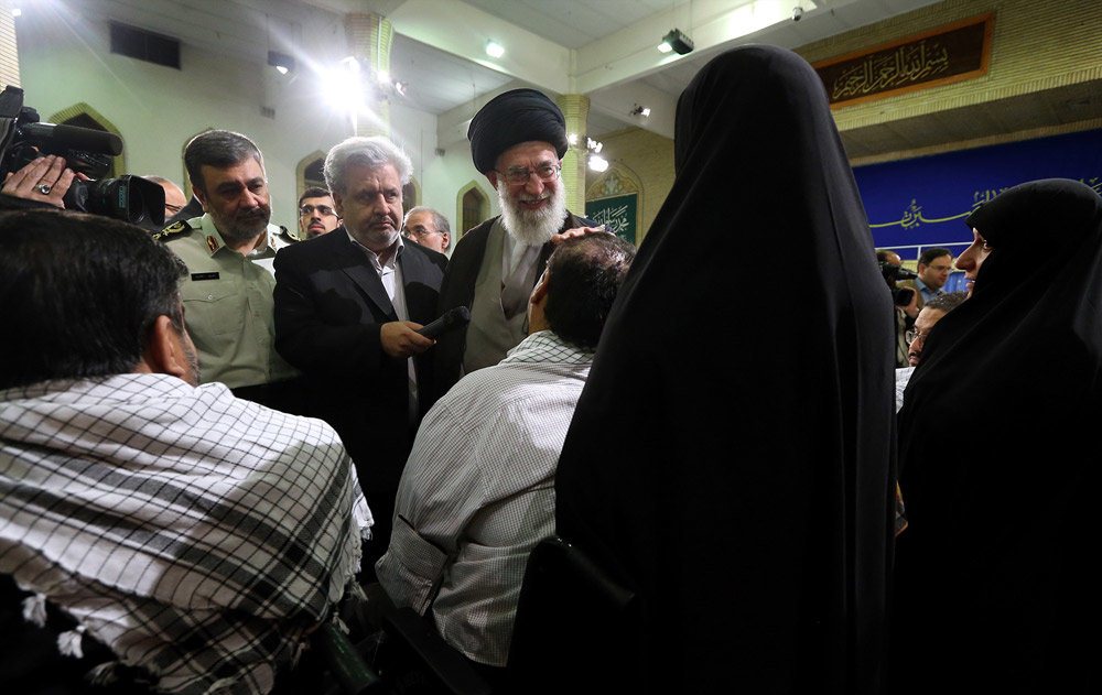 دیدار جمعی از جانبازان و خانواده‌های آنان با رهبر معظم انقلاب