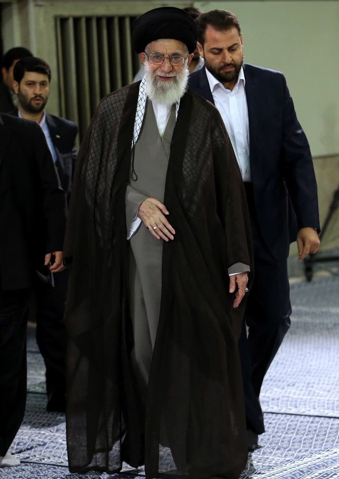 دیدار جمعی از جانبازان و خانواده‌های آنان با رهبر معظم انقلاب