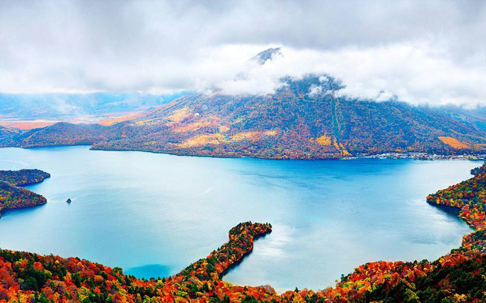رنگ آمیزی زیبای طبیعت در فصل پاییز
