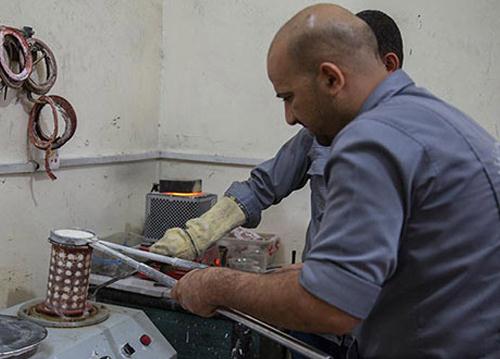 ساخت انگشتر از سنگ قبر مطهر سیدالشهداء(ع) در کربلا