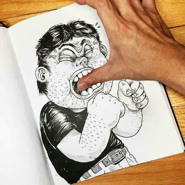 نقاشی که در حال جدال با نقاشی‌های خود است