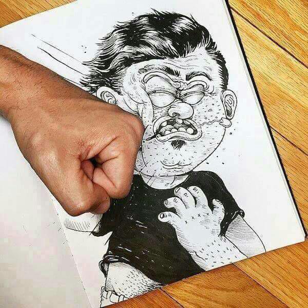نقاشی که در حال جدال با نقاشی‌های خود است
