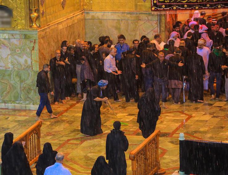 باران رحمت الهی در حرم حضرت علی(ع)