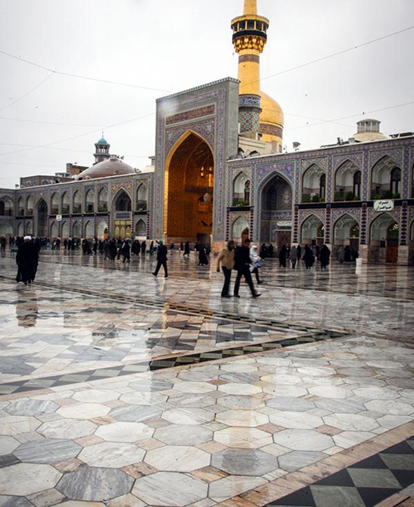 نزول رحمت الهی در حرم امام رضا(ع)