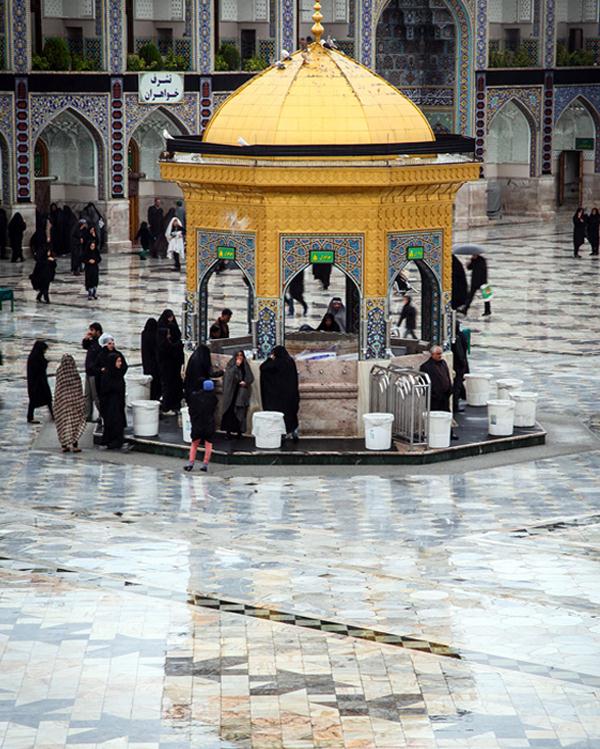 نزول رحمت الهی در حرم امام رضا(ع)