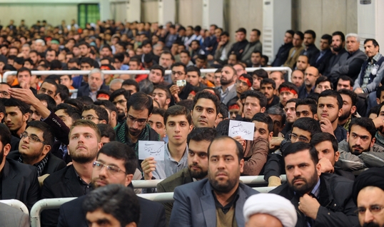 دیدار دانشجویان و دانش آموزان با رهبرانقلاب