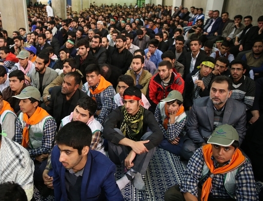 دیدار دانشجویان و دانش آموزان با رهبرانقلاب