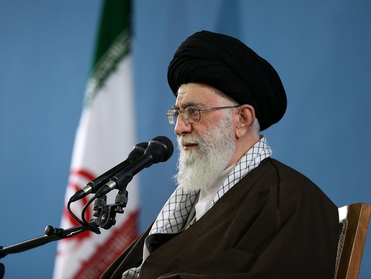دیدار دانشجویان و دانش آموزان با رهبرانقلاب