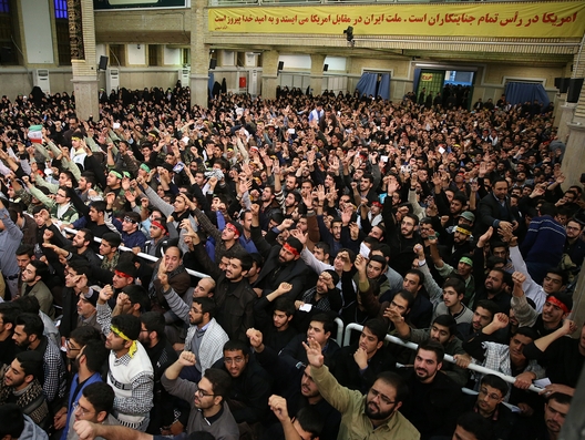 دیدار دانشجویان و دانش آموزان با رهبرانقلاب