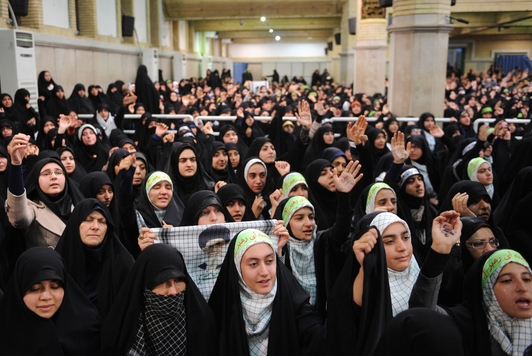 دیدار دانشجویان و دانش آموزان با رهبرانقلاب