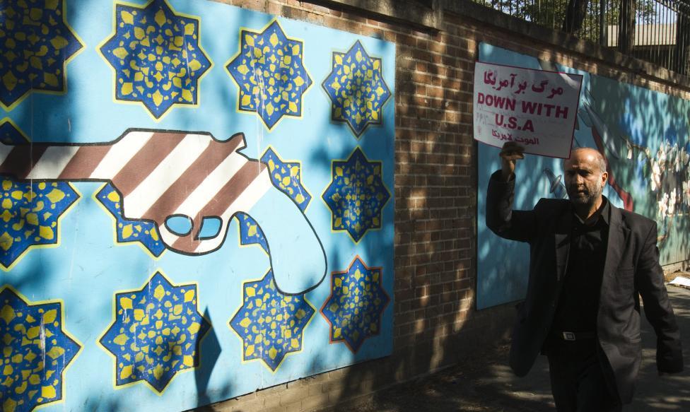 تصاویر رویترز از هنر خیابانی در ایران