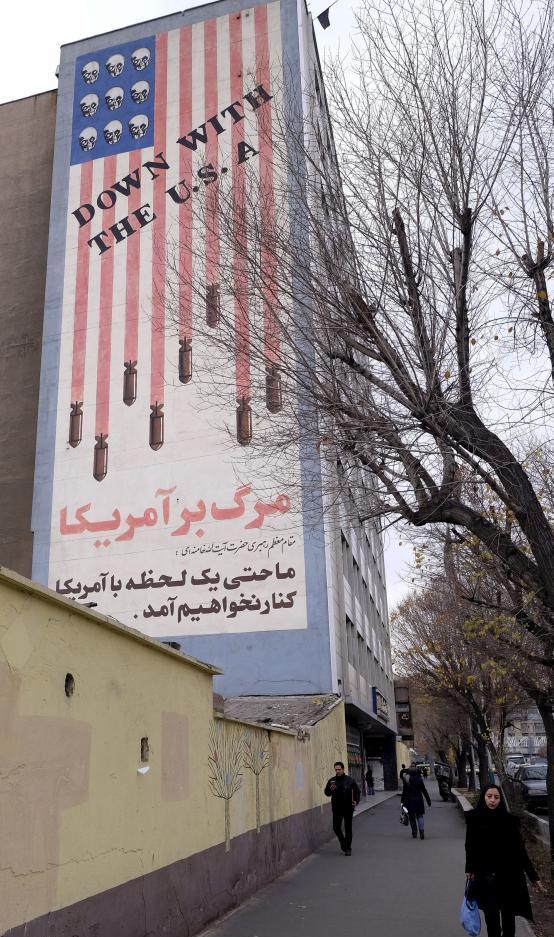 تصاویر رویترز از هنر خیابانی در ایران