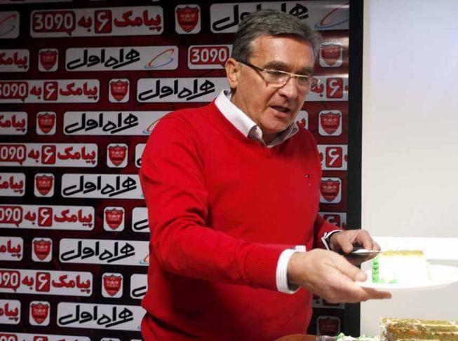 جشن تولد مسیح (ع) در تمرین پرسپولیس