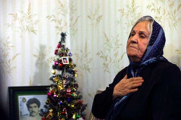 حضور رهبر انقلاب در منزل خانواده شهید مسیحی