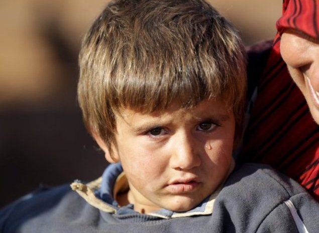 کودکان مظلومی که به غار پناه برده‌اند