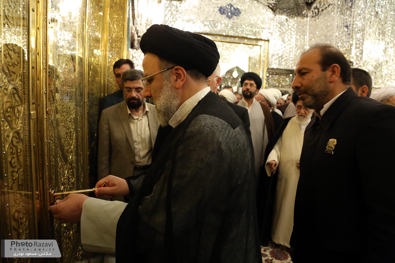 مرامراسم غبارروبی مضجع شریف حضرت رضا (ع)