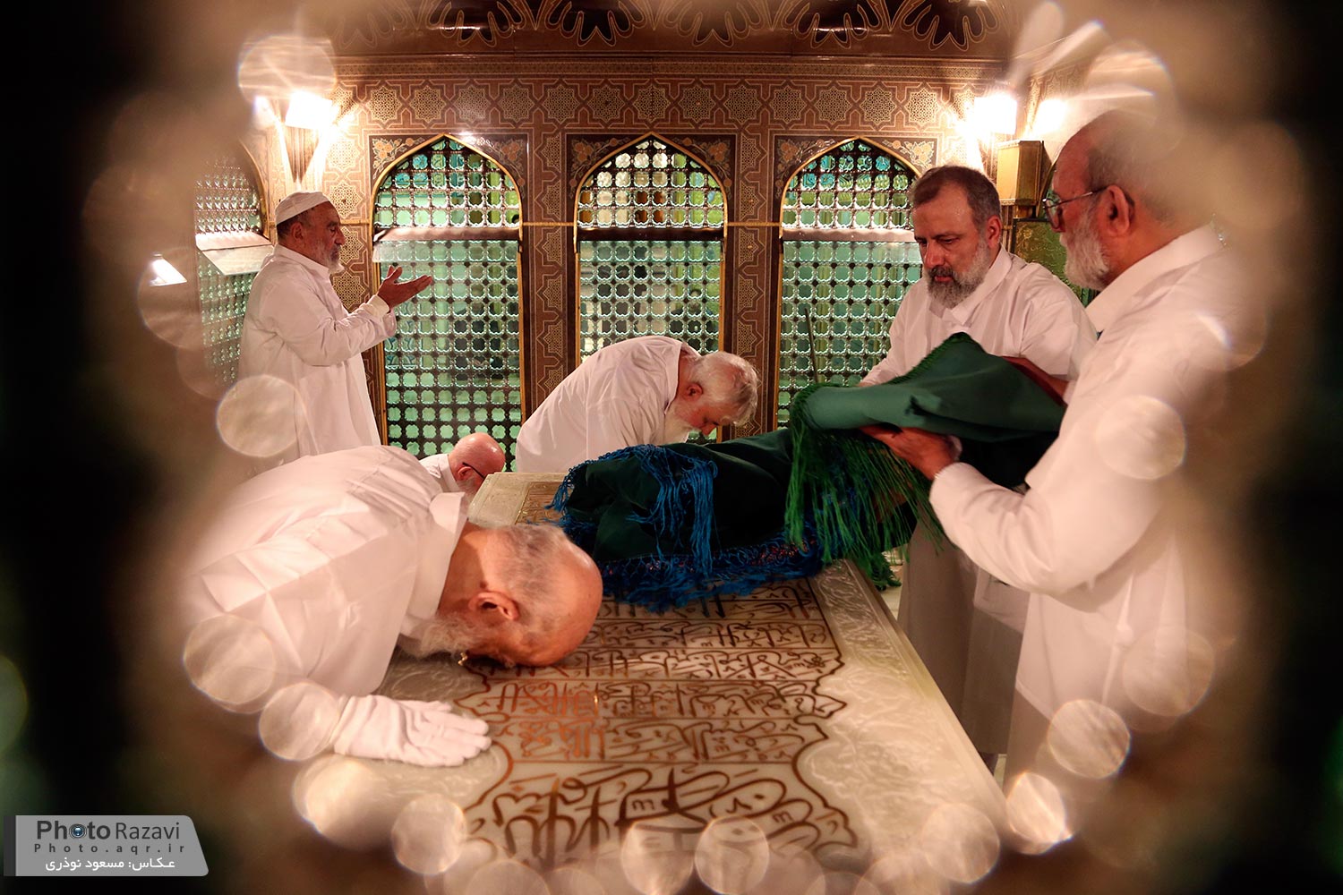 مرامراسم غبارروبی مضجع شریف حضرت رضا (ع)
