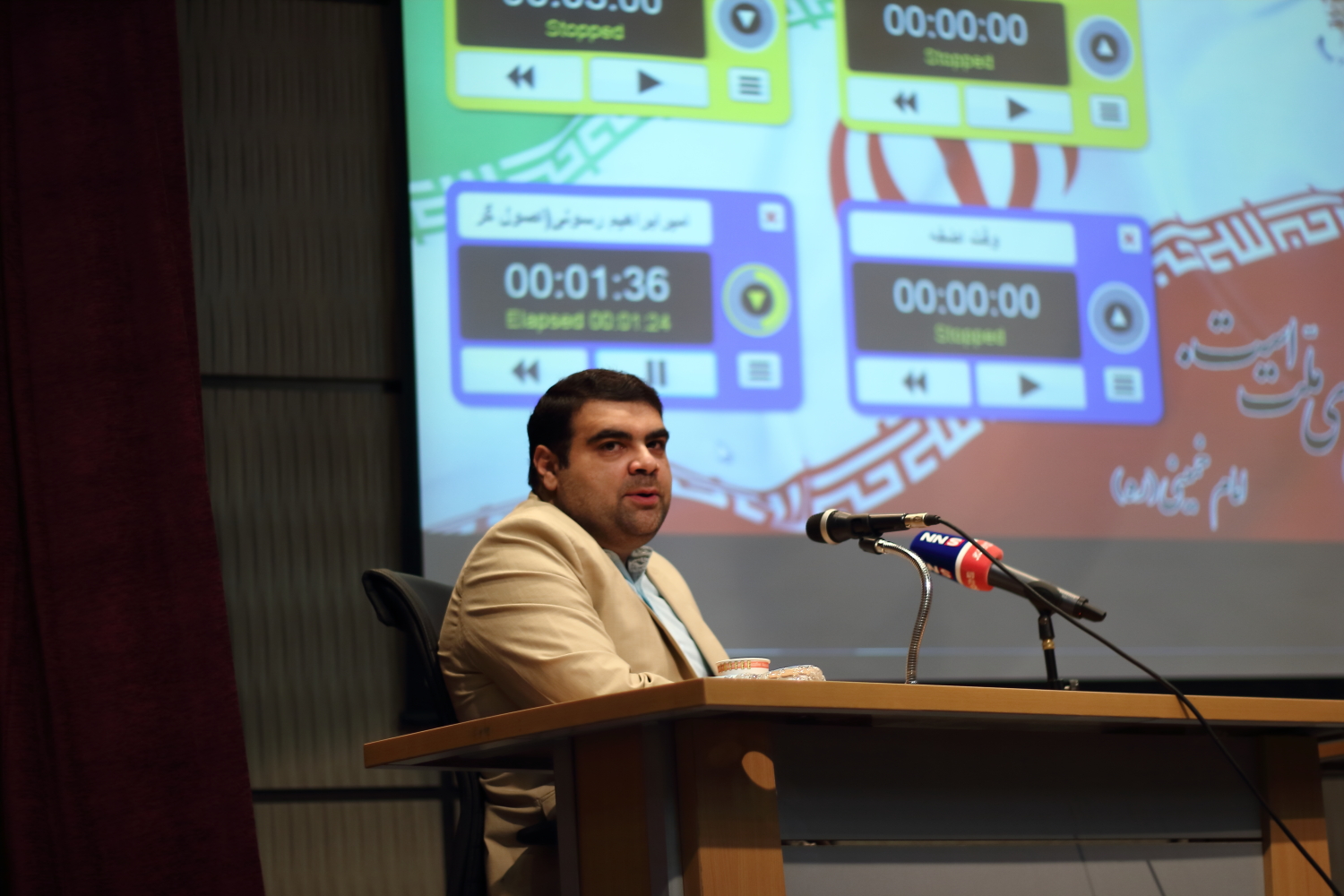 مناظره مدیرمسئول سایت و هفته نامه نماینده با فرید مدرسی در دانشگاه شهیدرجایی