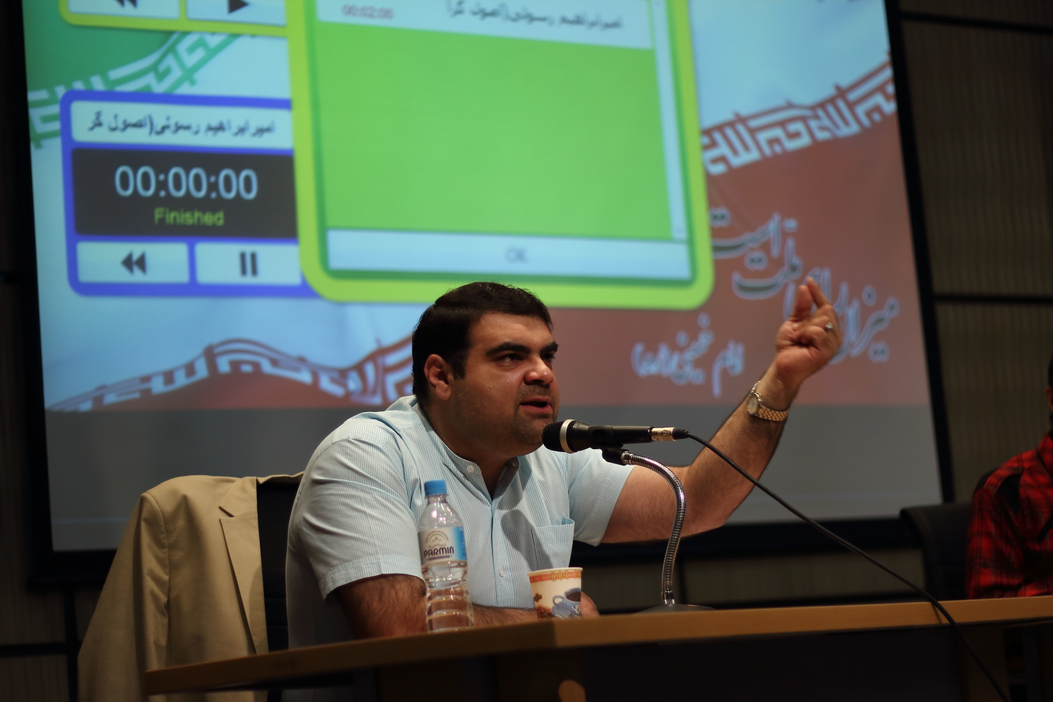 مناظره مدیرمسئول سایت و هفته نامه نماینده با فرید مدرسی در دانشگاه شهیدرجایی