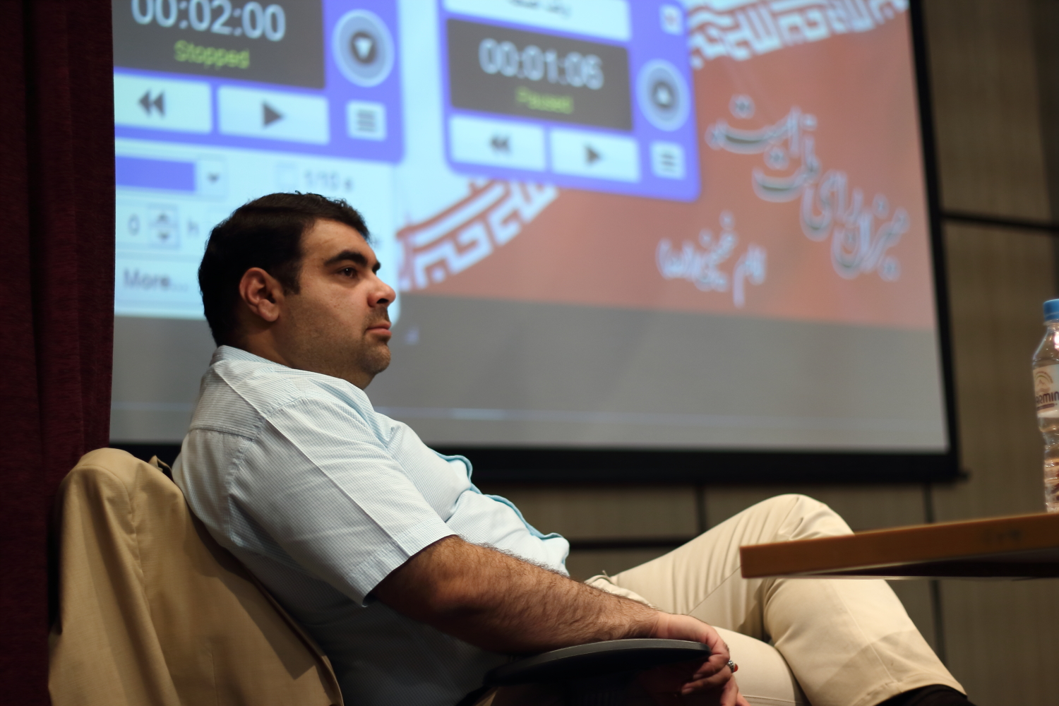 مناظره مدیرمسئول سایت و هفته نامه نماینده با فرید مدرسی در دانشگاه شهیدرجایی