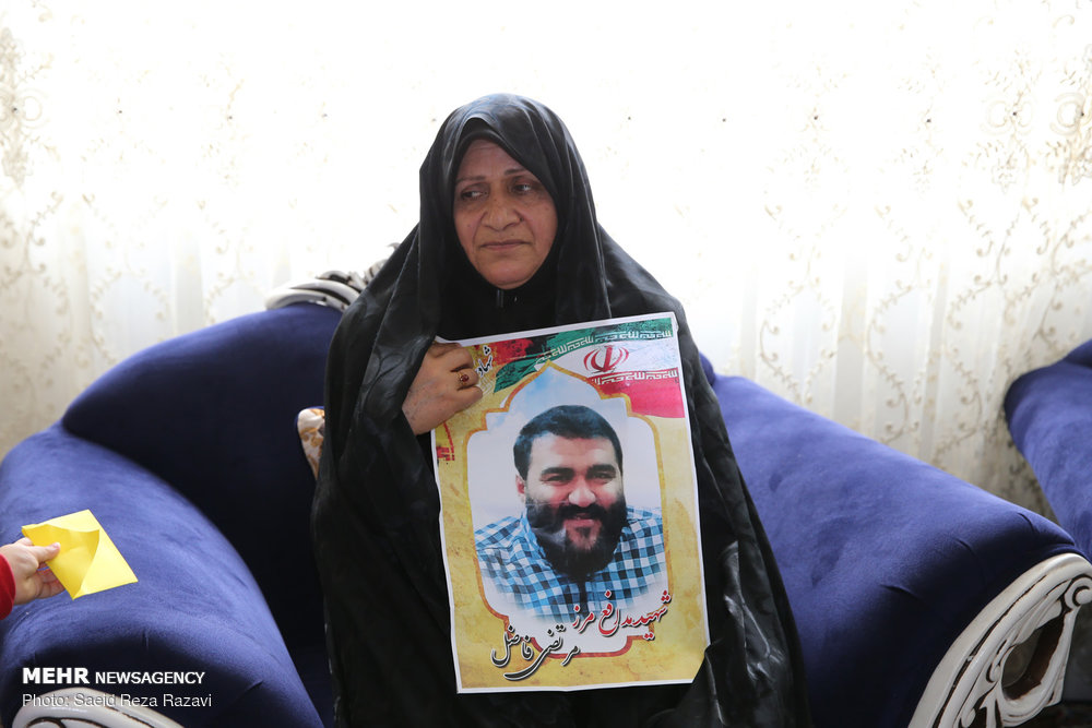 حضور رئیس بنیاد شهید در منازل شهدای حادثه تروریستی زاهدان