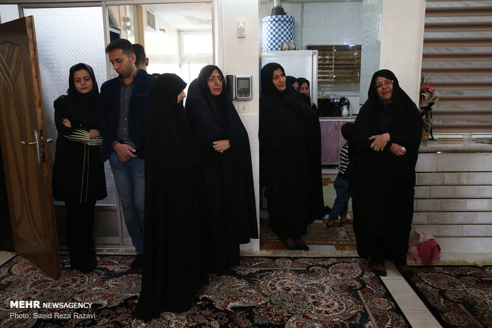حضور رئیس بنیاد شهید در منازل شهدای حادثه تروریستی زاهدان