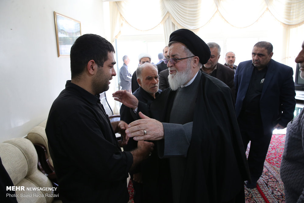 حضور رئیس بنیاد شهید در منازل شهدای حادثه تروریستی زاهدان