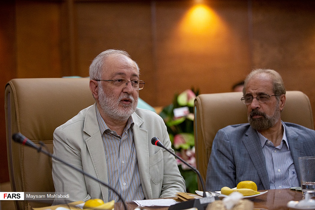 رونمایی از کتاب حدادعادل