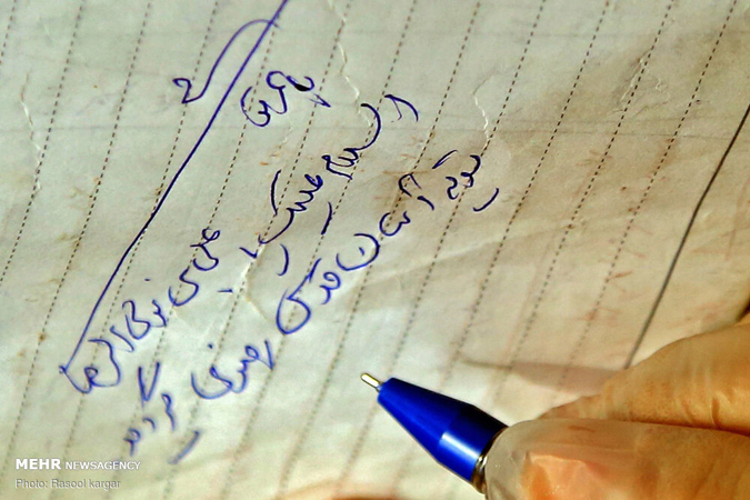 خادمان آستان قدس خریدهای نسیۀ جمعی از نیازمندان را تسویه کردند