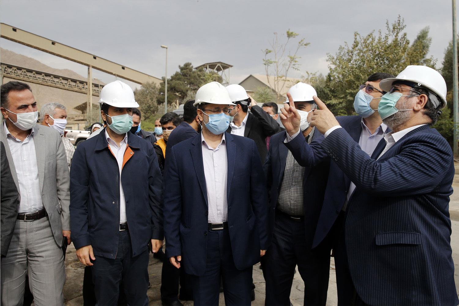 بازدید اعضای مجمع نمایندگان استان تهران از کارخانه سیمان