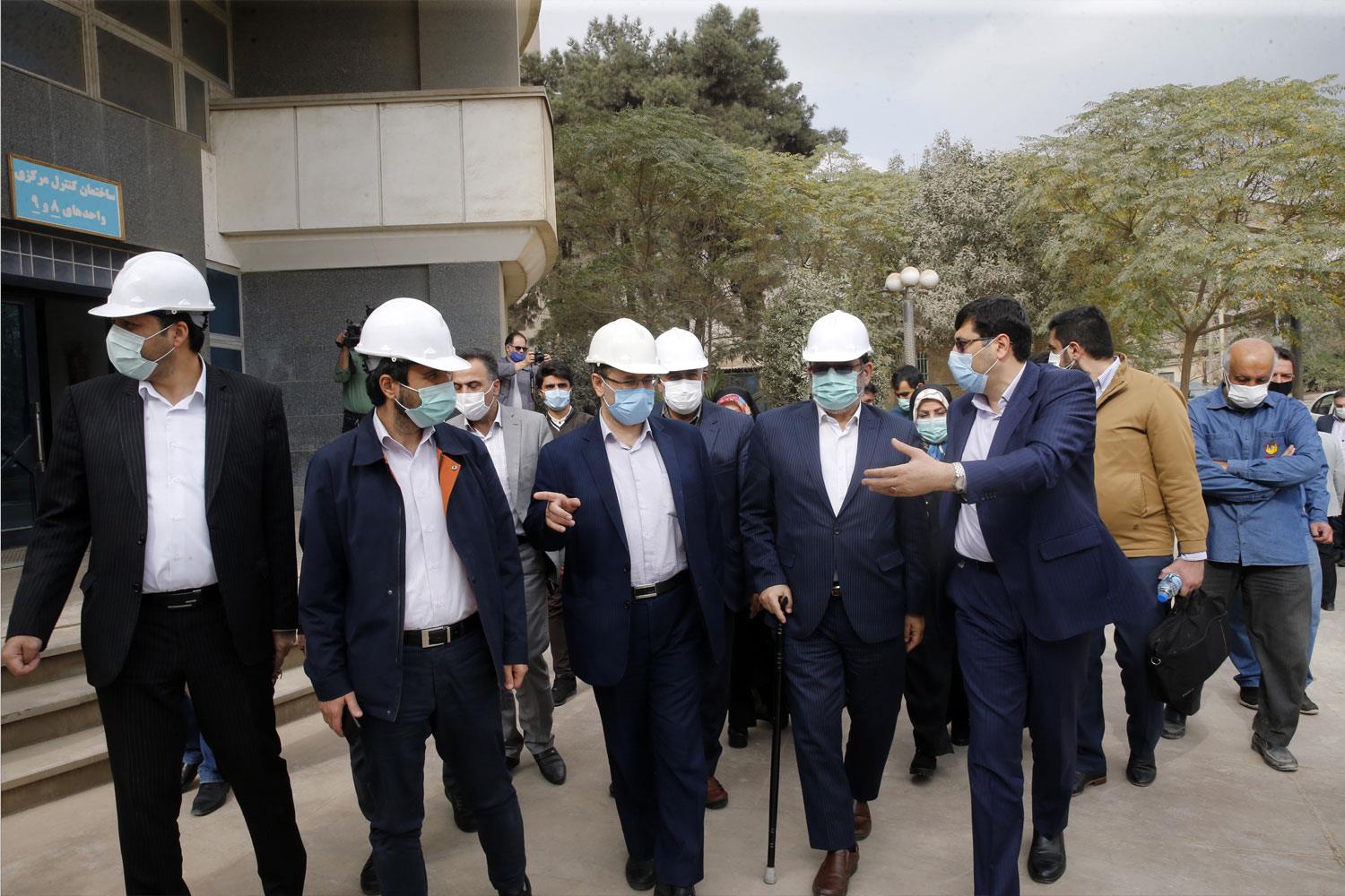 بازدید اعضای مجمع نمایندگان استان تهران از کارخانه سیمان