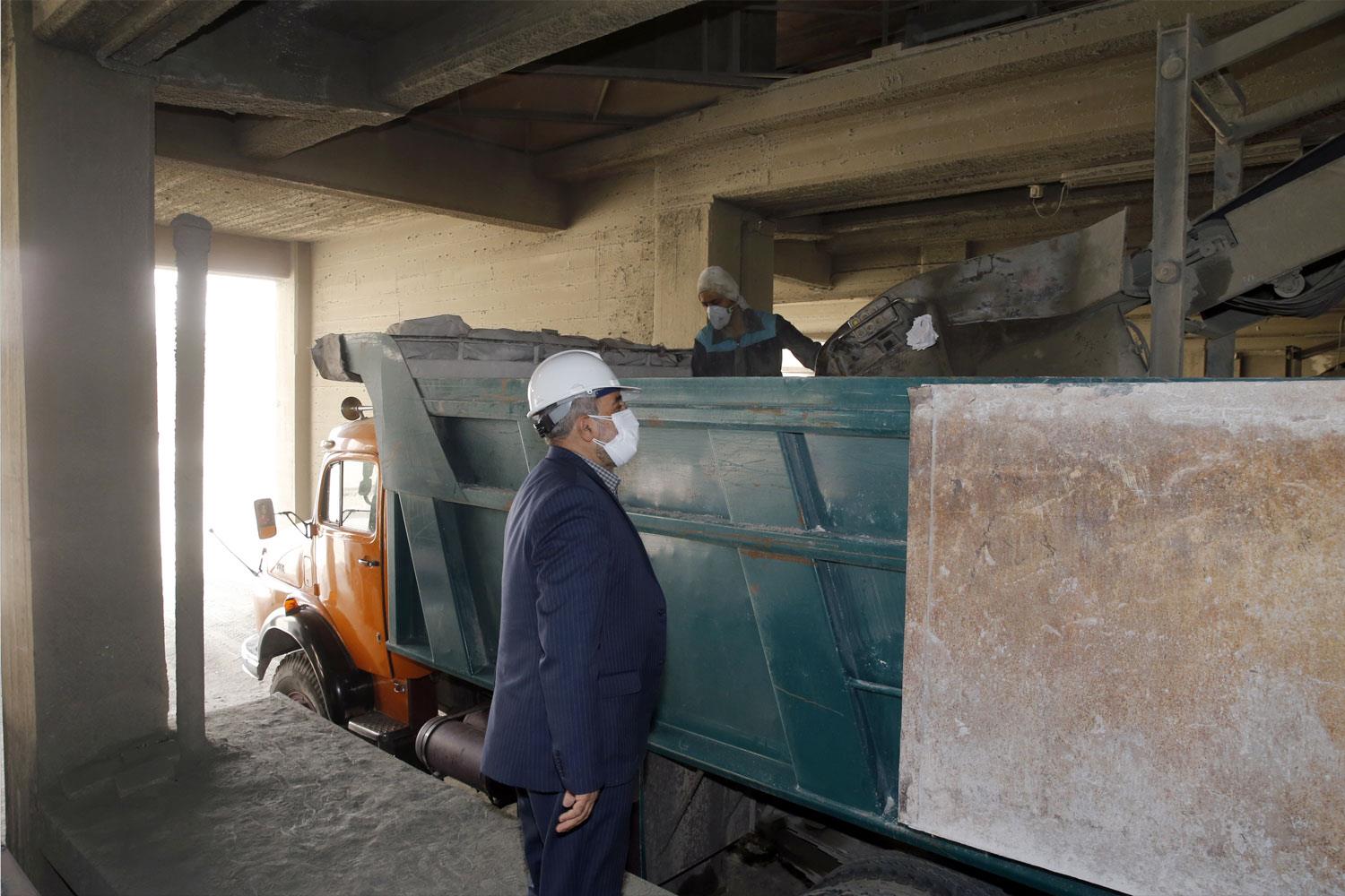 بازدید اعضای مجمع نمایندگان استان تهران از کارخانه سیمان