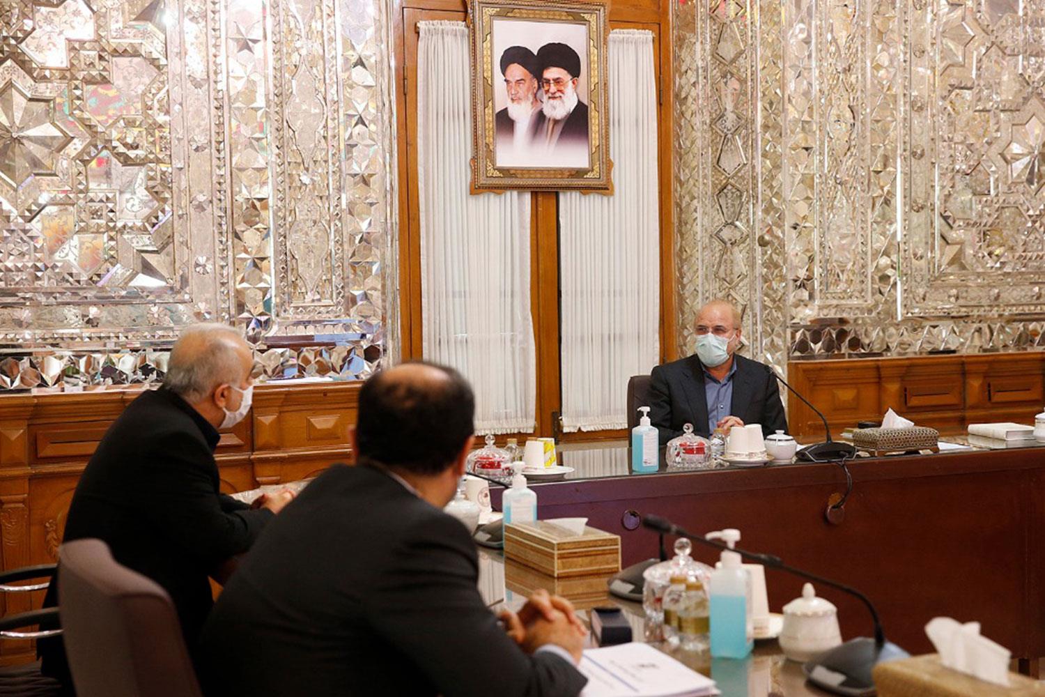 نشست مشترک رئیس مجلس، وزیر اقتصاد و رئیس سازمان بورس با موضوع بررسی مسائل بازار سرمایه